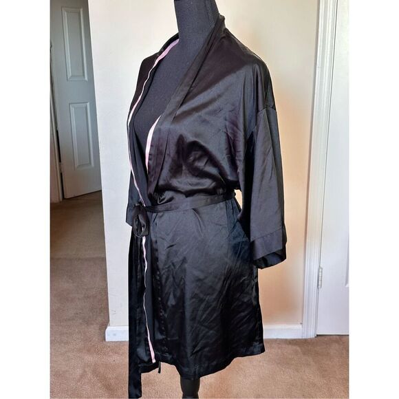 Victoria's Secret Designer Collections Satin Black With Pink Trim Kimono Robe Sz - Picture 2 of 6